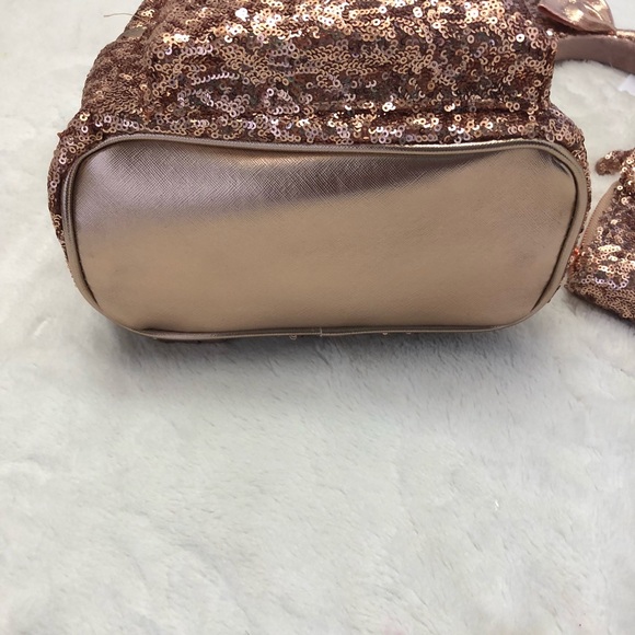 💗Minnie Mouse Rose Gold Backpack - Picture 5 of 7